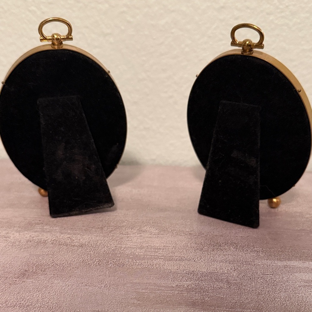 Floral Embroidered Oval Frames - Picture 4 of 6